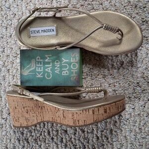 Worn once Steve Madden gold thong cork wedge size 7M